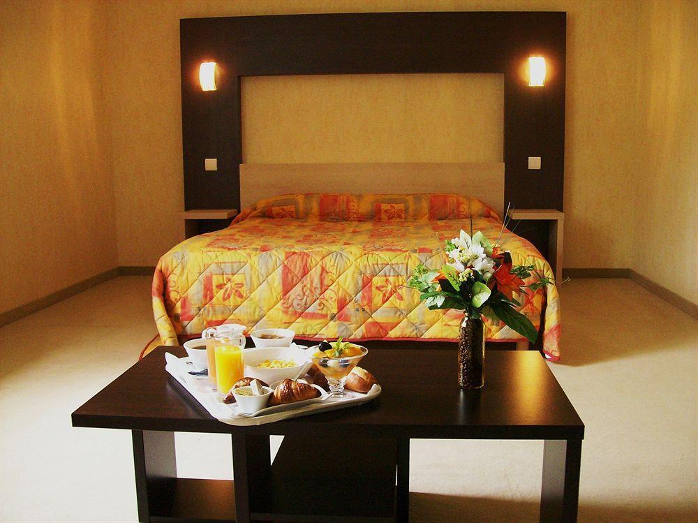 Hotel Azur Saint Junien Cit'Hotel מראה חיצוני תמונה
