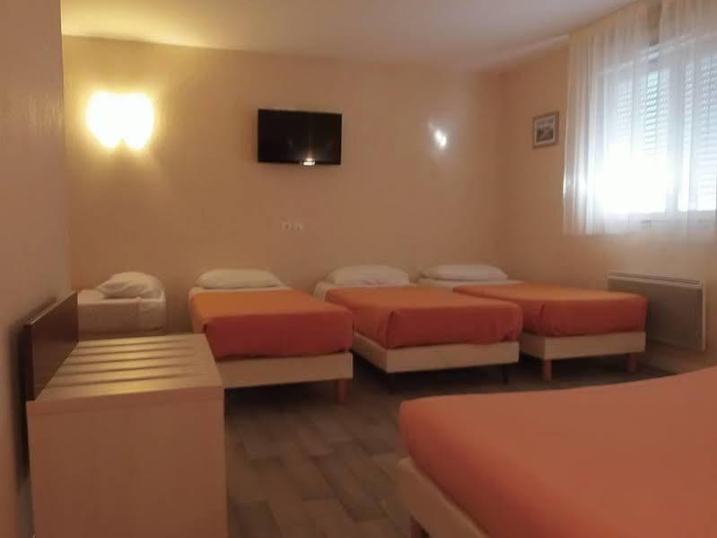 Hotel Azur Saint Junien Cit'Hotel מראה חיצוני תמונה