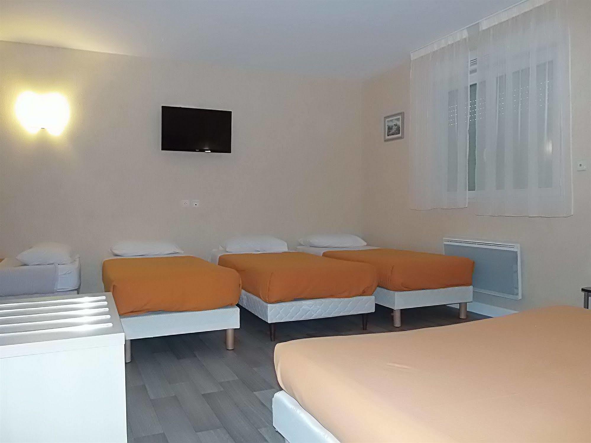 Hotel Azur Saint Junien Cit'Hotel מראה חיצוני תמונה